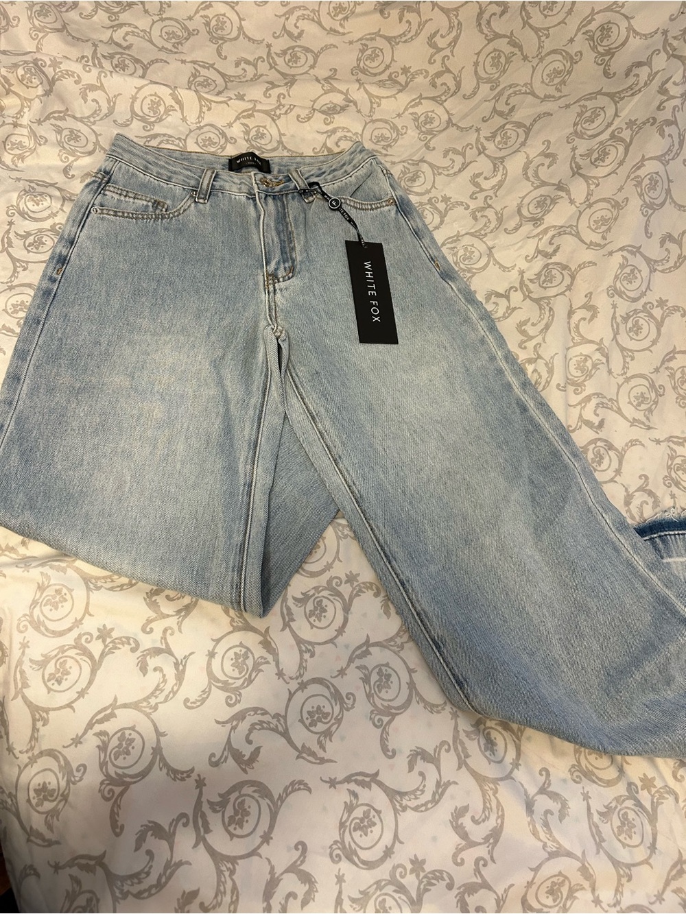 White Fox Boutique Light Wash Boyfriend Jeans